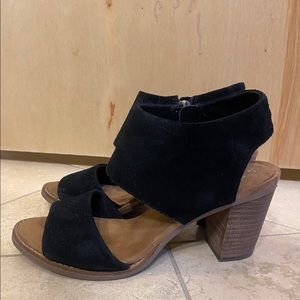 TOMS women’s heeled sandal